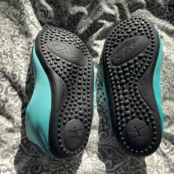 Kozikicks Slippers Blue - Size Small (6.5 -7 Womens) - Picture 2 of 2